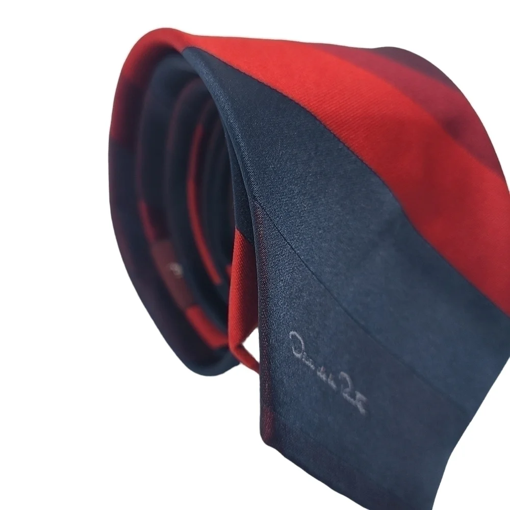 Oscar de la Renta | Men's Red and Blue Ombre Diagonal Striped Tie (One Size)